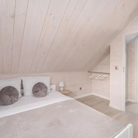 Oliwia Chalet Sianożęty